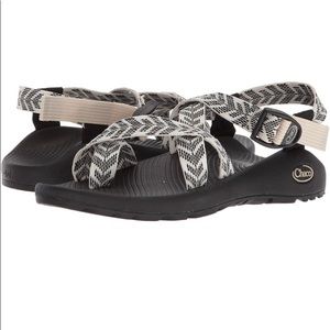 Women’s size 10 chacos